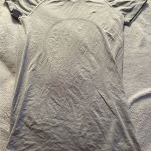 lululemon athletica Light Gray Short Sleeve Tee
